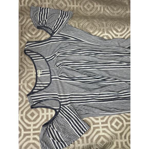 Max Studio  Plus Size 1X Casual Blouse  White and Blue Stripes Pleated Shoulders - Picture 3 of 7